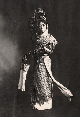 1910年代，梅兰芳戏妆照。
