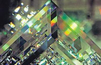 德国科学家把光“锁”在水晶里长达1分钟